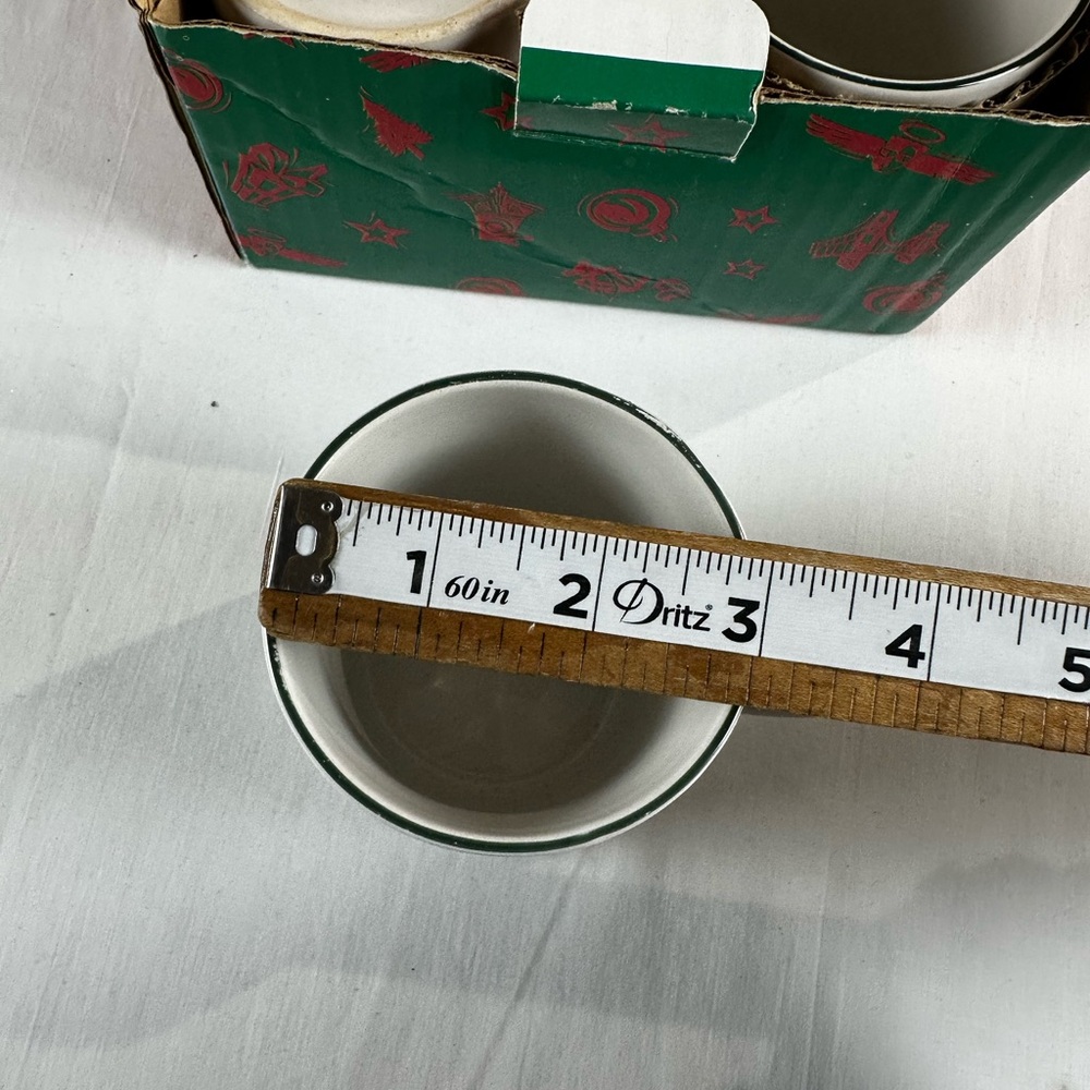 Holiday Ribbon Vintage Set of 4 Ceramic Christmas Mugs Dist.by Mervyn’s - Picture 14 of 16